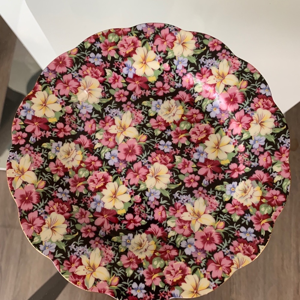 Royal Cotwolds Black Chintz Roses Wall  Plate
